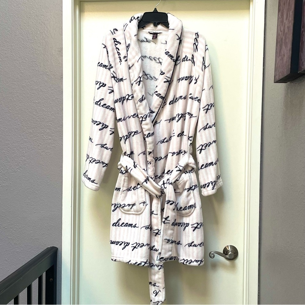 Victoria Secret Short Cozy Robe Size Medium/Large - Picture 3 of 8